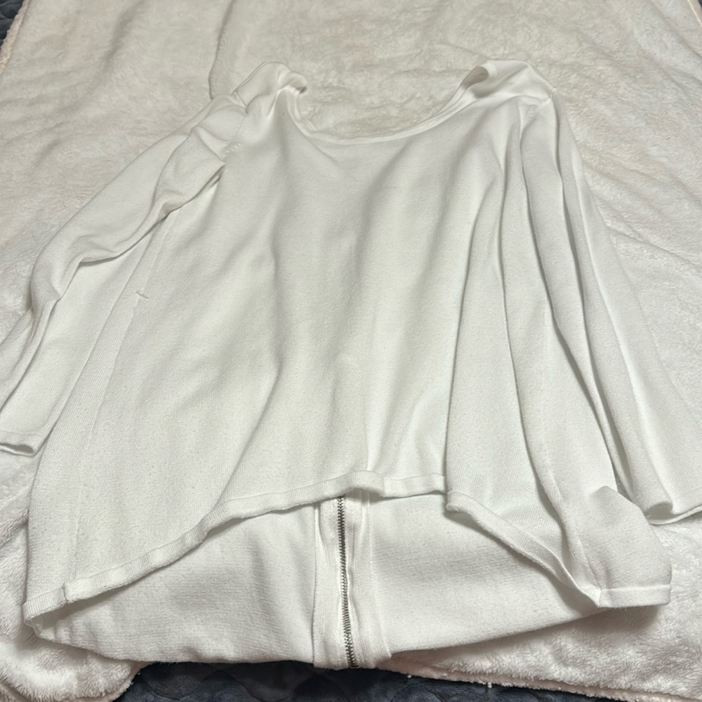 Ophelia Roe white long sweater/zipper on back